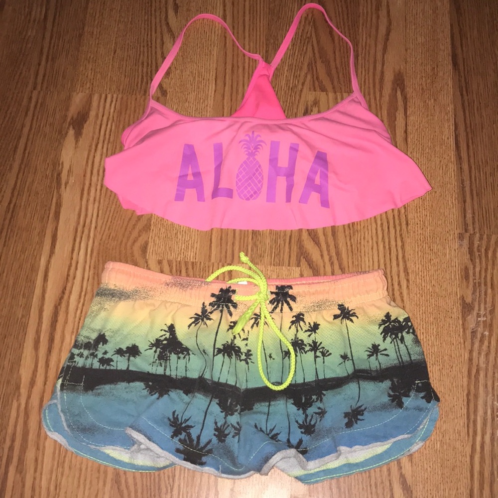 Cute bikini top and shorts!